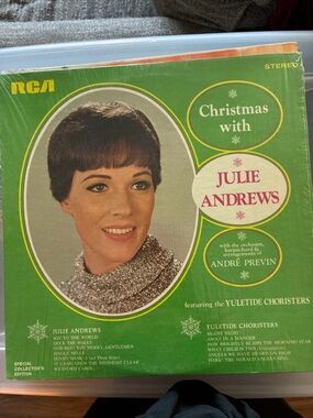 Julie Andrews Christmas Vinyl LP - RCA - Cream & Green Cover